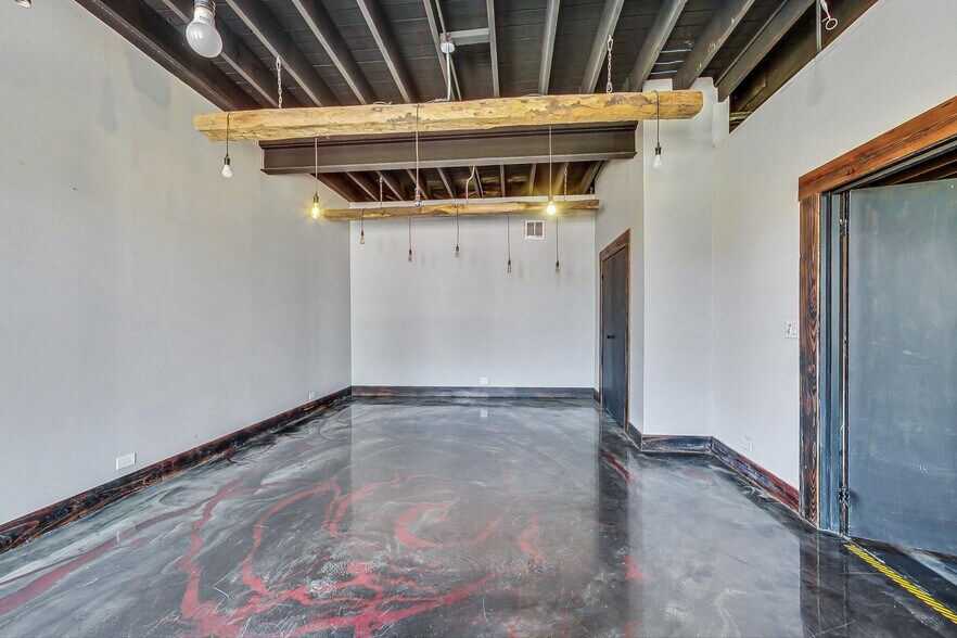 More Photos Of 3693-3705 W Grand Ave, Chicago Warehouse For Sale