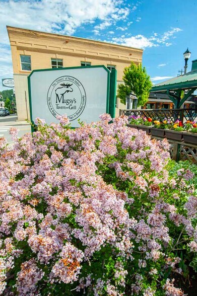 Primary Photo Of 7161 Main St, Bonners Ferry Bar For Sale
