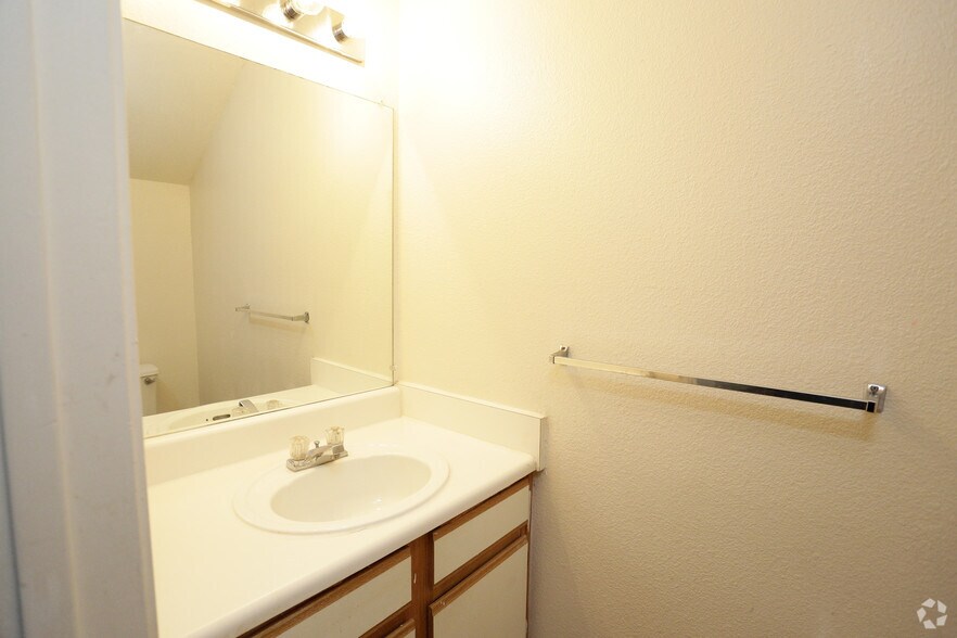 More Photos Of 5600 Salem Run Blvd, Fredericksburg Apartments For Sale