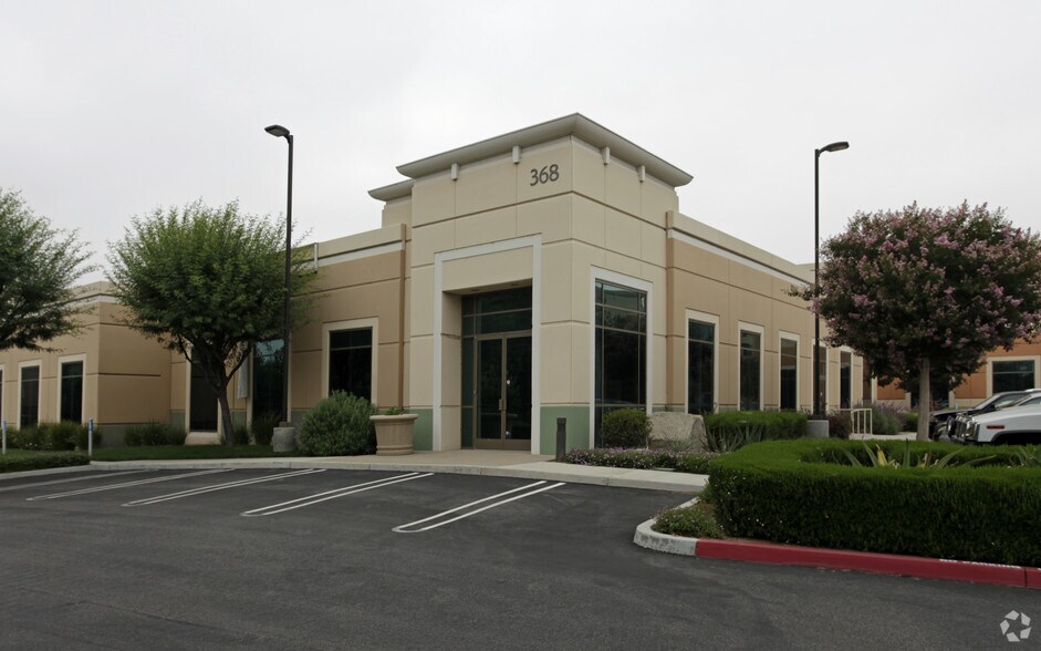 More Photos Of 368 E Vanderbilt Way, San Bernardino Office For Lease