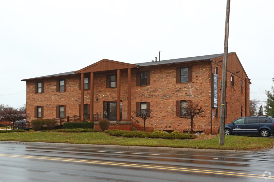 More Photos Of 24350 Joy Rd, Redford Medical For Lease
