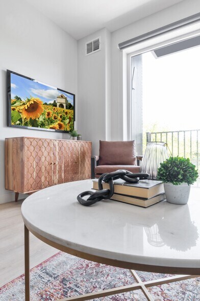 More Photos Of 4501 N Sheridan Rd, Chicago Apartments For Lease