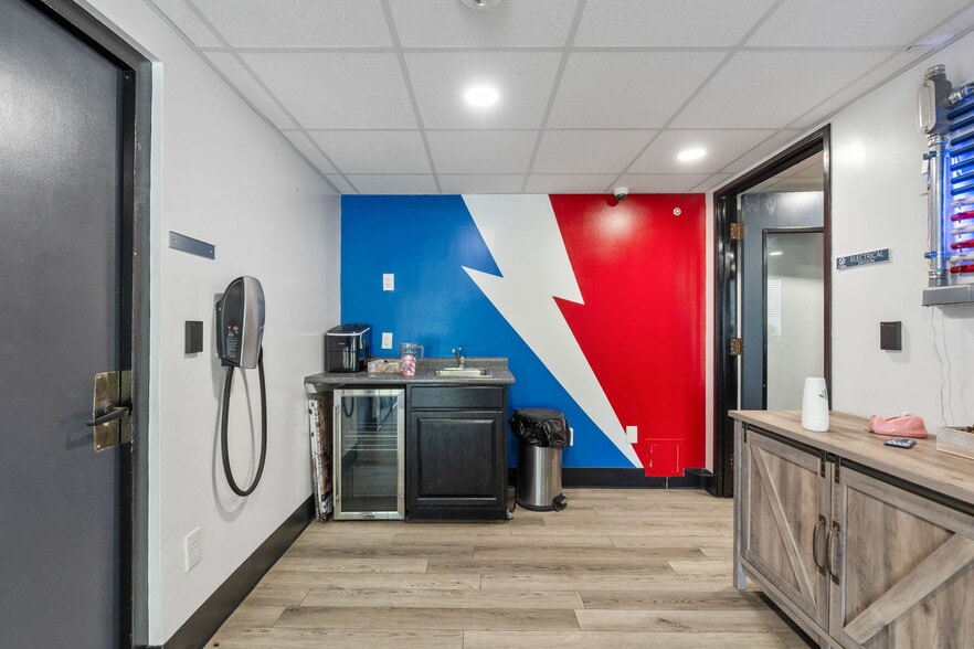 More Photos Of 820-840 Mansfield Ave, Columbus Flex For Sale