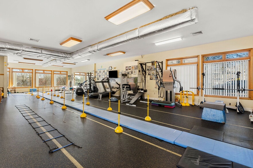 More Photos Of 136 Main St, Acton Unknown For Lease