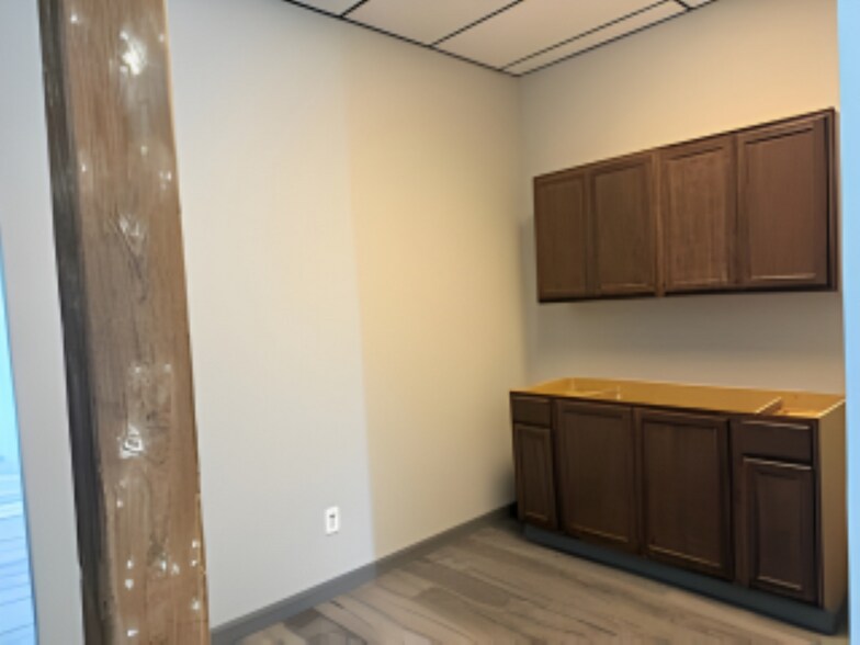 More Photos Of 60 Pine St, Methuen Light Manufacturing For Lease