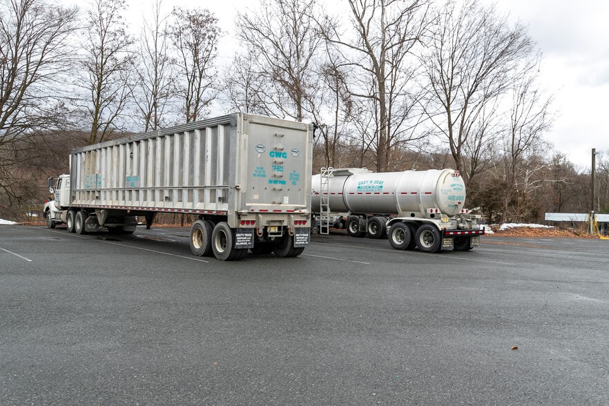 More Photos Of 56 US 46 Hwy, Columbia Distribution For Lease