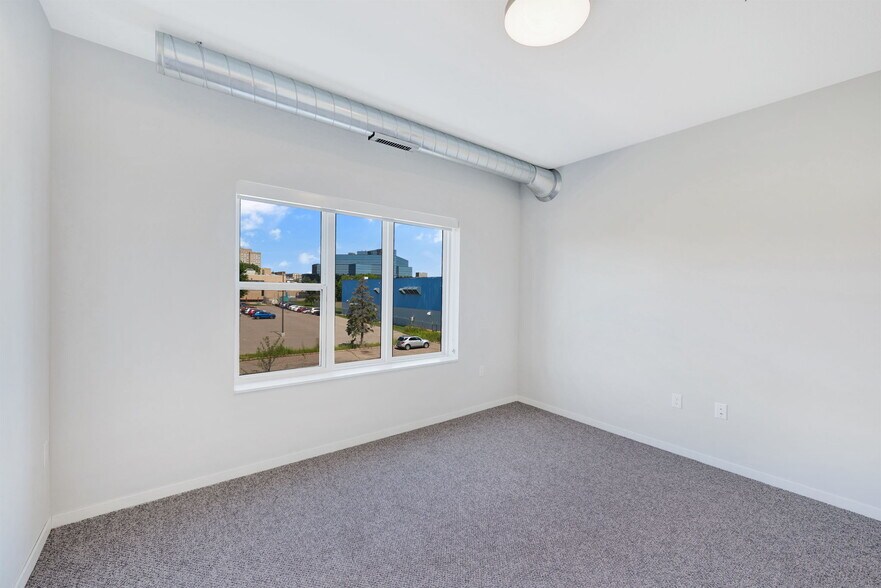 More Photos Of 176 Robert St S, Saint Paul Apartments For Lease