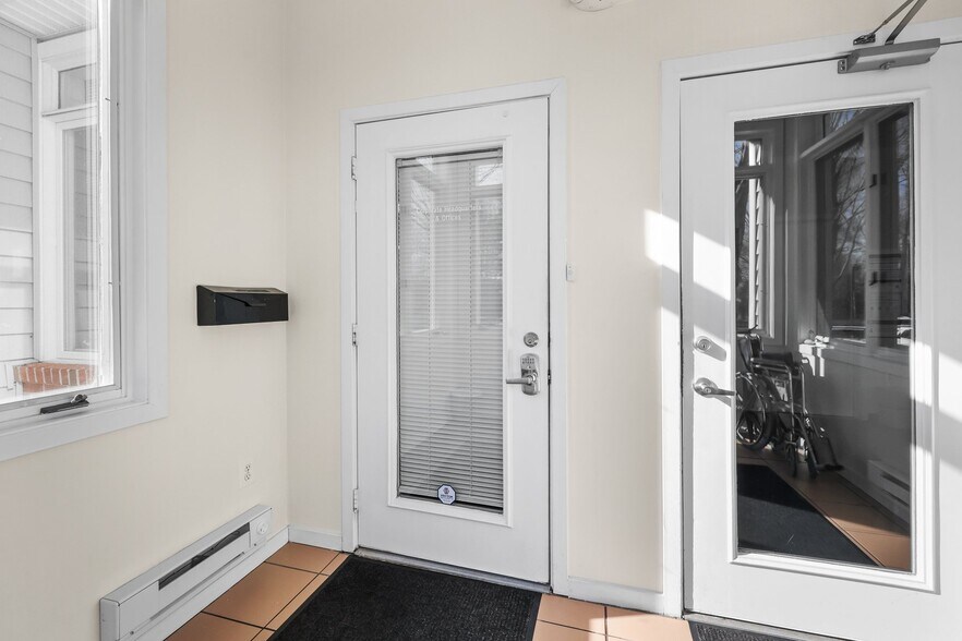 More Photos Of 105 Corporate Dr E, Langhorne Office For Sale