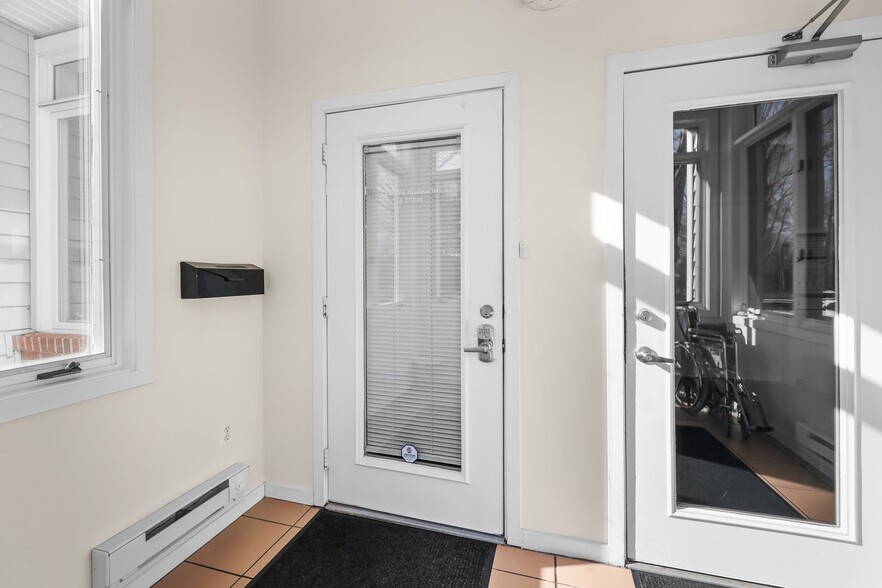 More Photos Of 105 Corporate Dr E, Langhorne Office For Sale