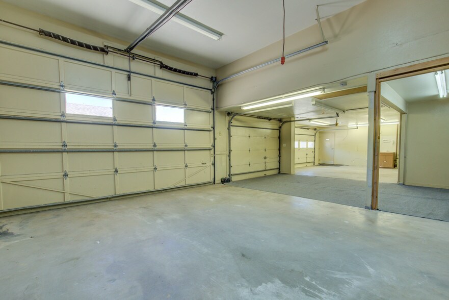 More Photos Of 4520 S Broadway, Englewood Auto Repair For Lease