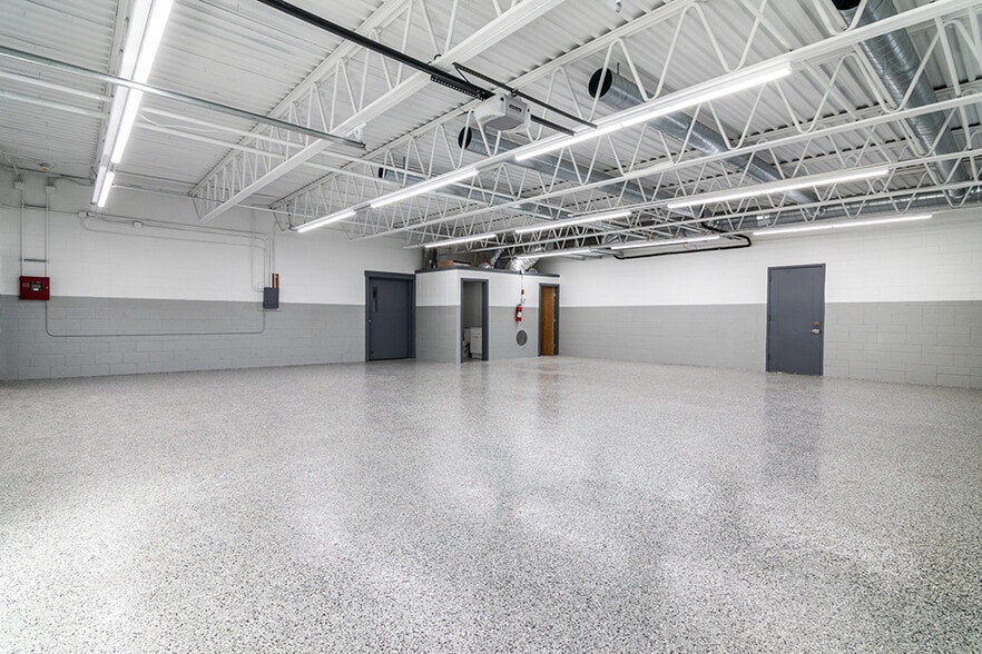 More Photos Of 8-14 Dyerville Ave, Johnston Warehouse For Lease