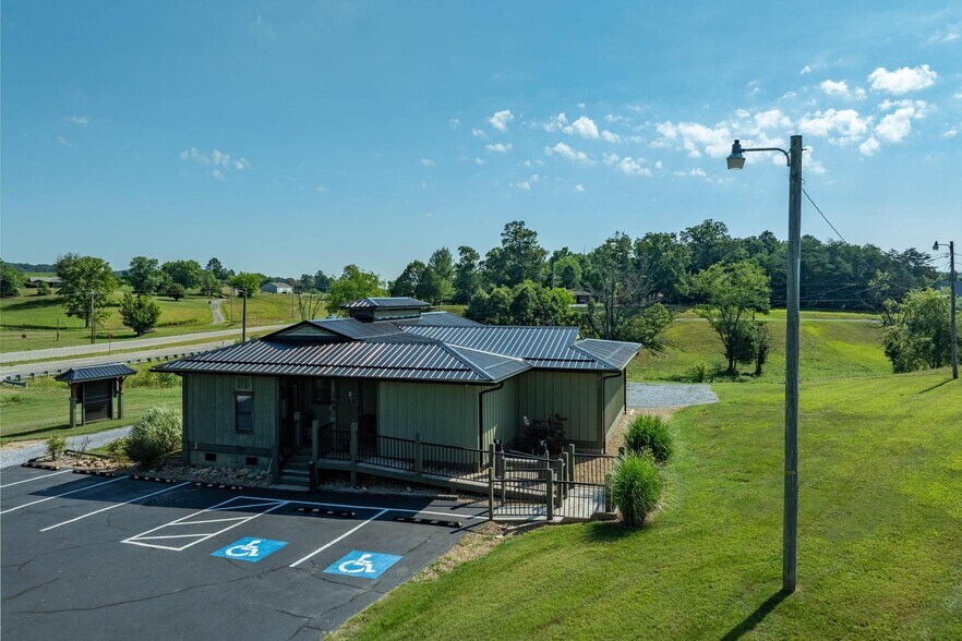 More Photos Of 364 Opie Arnold Rd, Limestone Medical For Sale