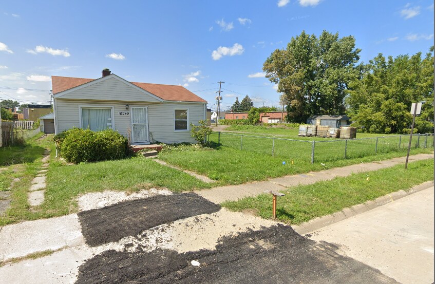 More Photos Of 22778 Globe Ave, Warren Warehouse For Sale