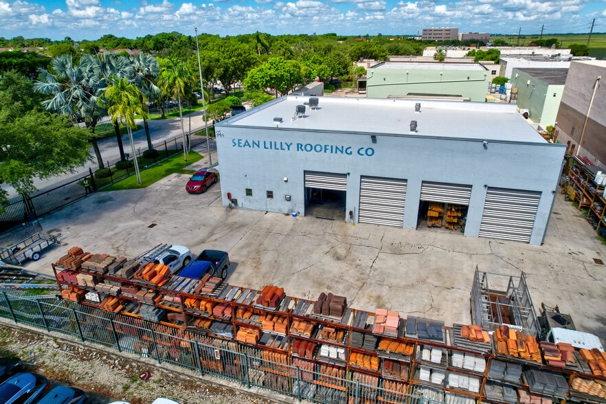 More Photos Of 14701 SW 137th St, Miami Light Distribution For Lease