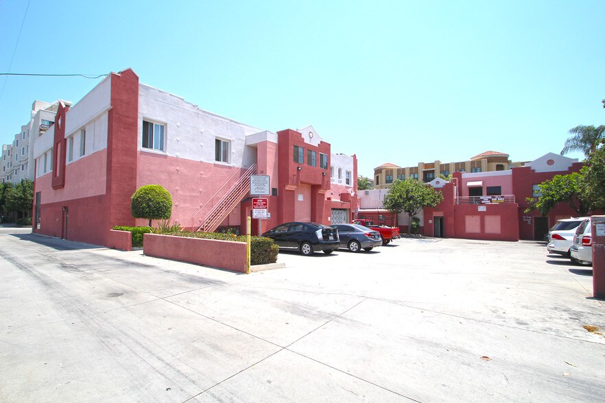 More Photos Of 401-419 W Main St, Alhambra Storefront Retail Residential For Lease