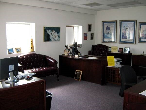 More Photos Of 76 Progress Dr, Stamford Research And Development For Lease