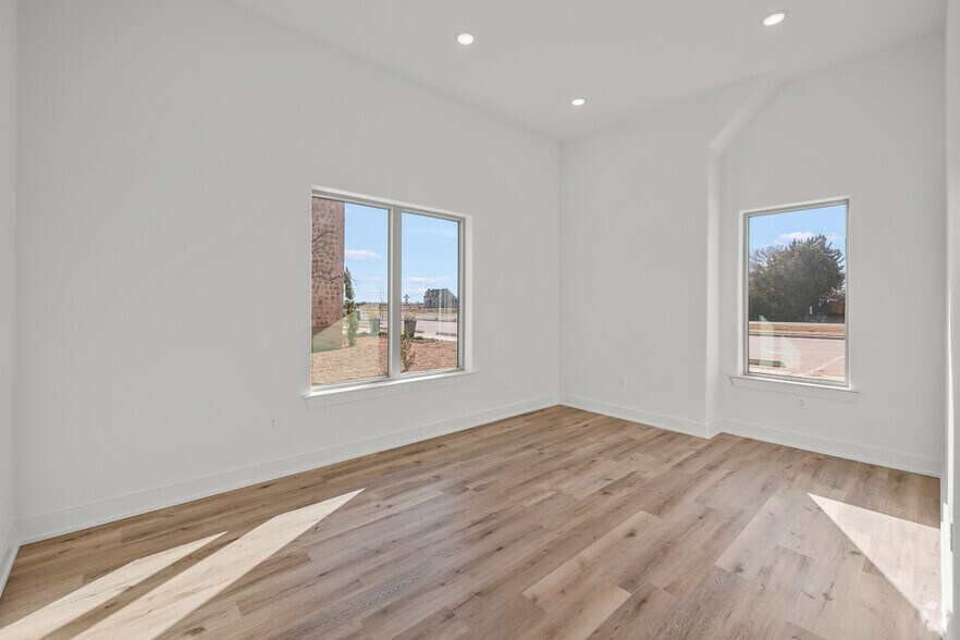 More Photos Of 5506 114th St, Lubbock Office For Sale