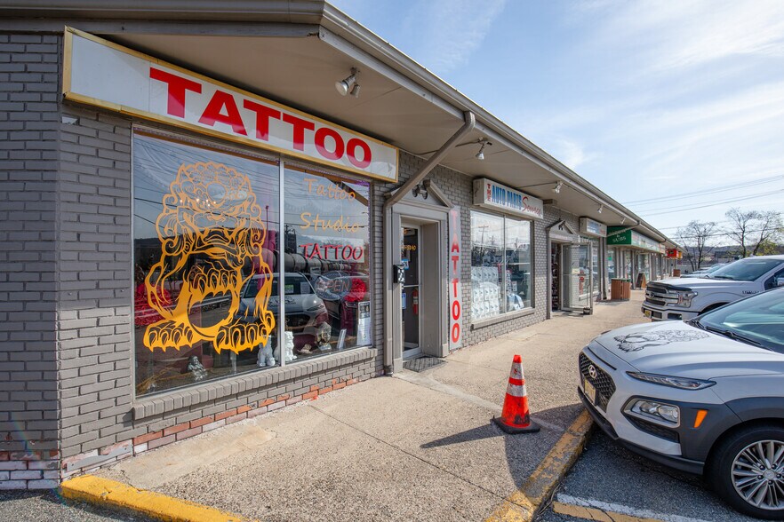 More Photos Of 400 Ramapo Valley Rd, Oakland Freestanding For Lease