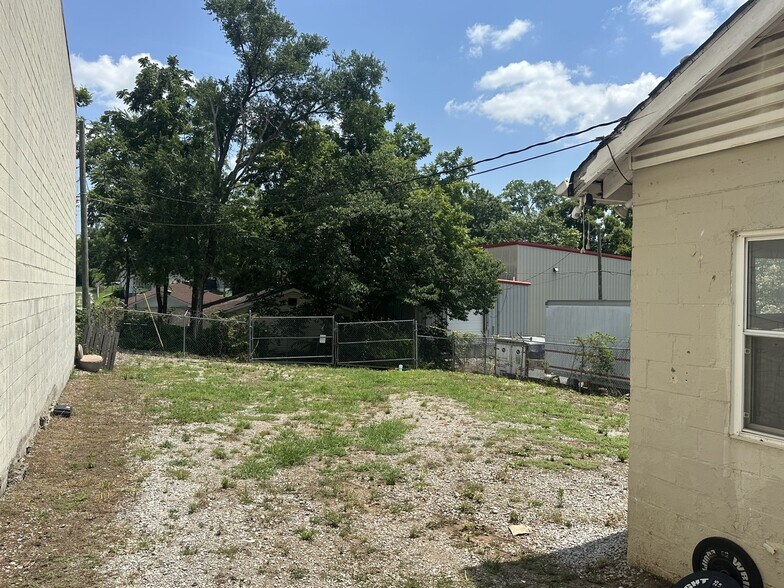 More Photos Of 2412 Felts Ave, Nashville Office For Lease