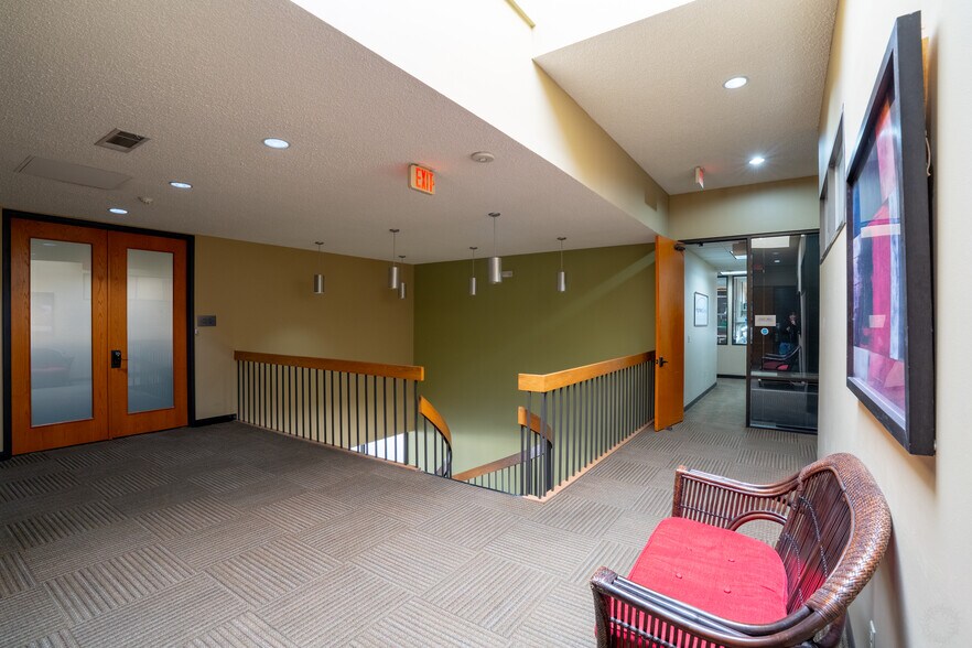 More Photos Of 4620 Sunbelt Dr, Addison Office For Sale