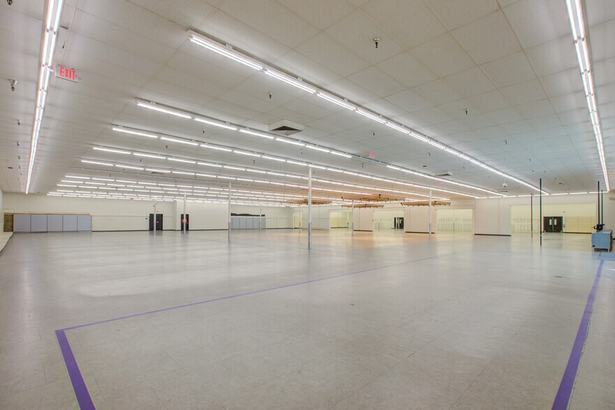 More Photos Of 1717 Oakdale Rd, Modesto Unknown For Lease