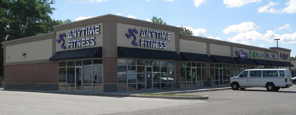 More Photos Of 3600-3636 S Chandler Dr, Muncie Unknown For Lease