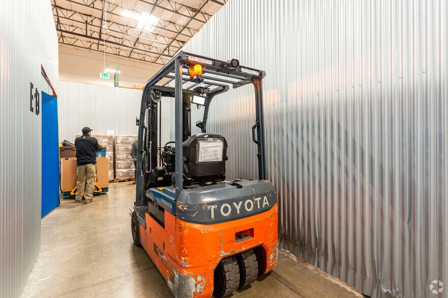 More Photos Of 1101 SW 16th St, Renton Warehouse For Lease