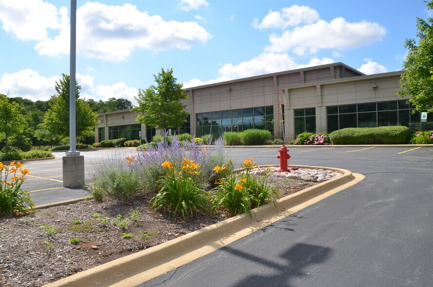 More Photos Of 320 Cardinal Dr, St Charles Medical For Lease