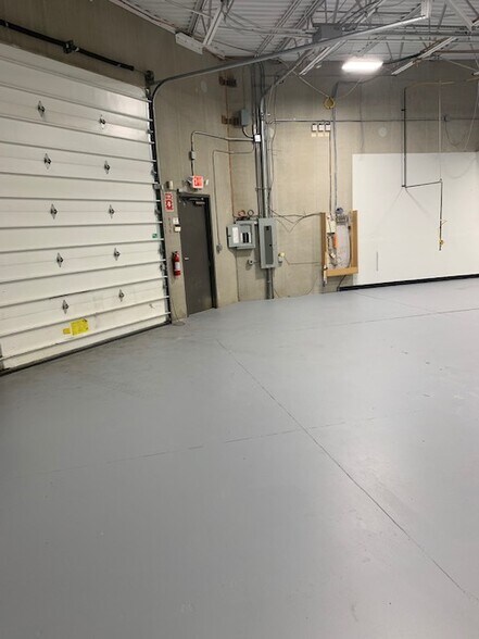 More Photos Of 950 Taylor Station Rd, Gahanna Research And Development For Sale