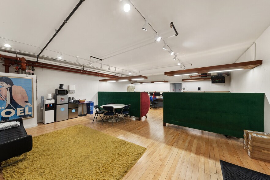 More Photos Of 15 Warren St, New York Multifamily For Sale