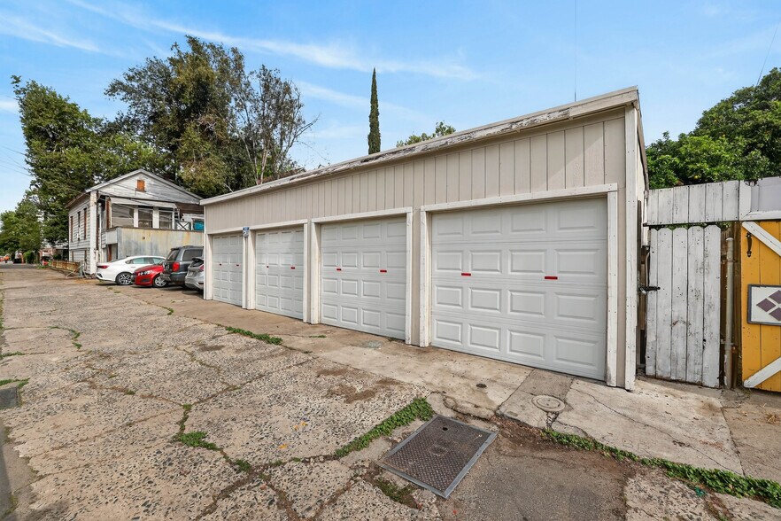 More Photos Of 1412 F St, Sacramento Apartments For Sale