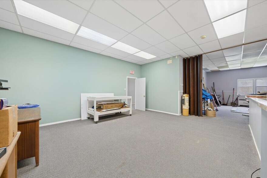 More Photos Of 21 Ann St, Brock Office For Sale