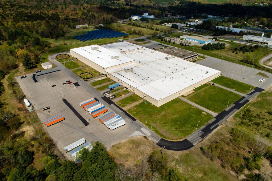 More Photos Of 36 Precision Dr, North Springfield Manufacturing For Lease