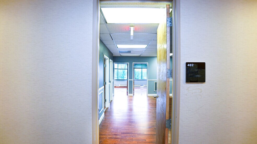 More Photos Of 2 Lincoln Hwy, Edison Medical For Lease