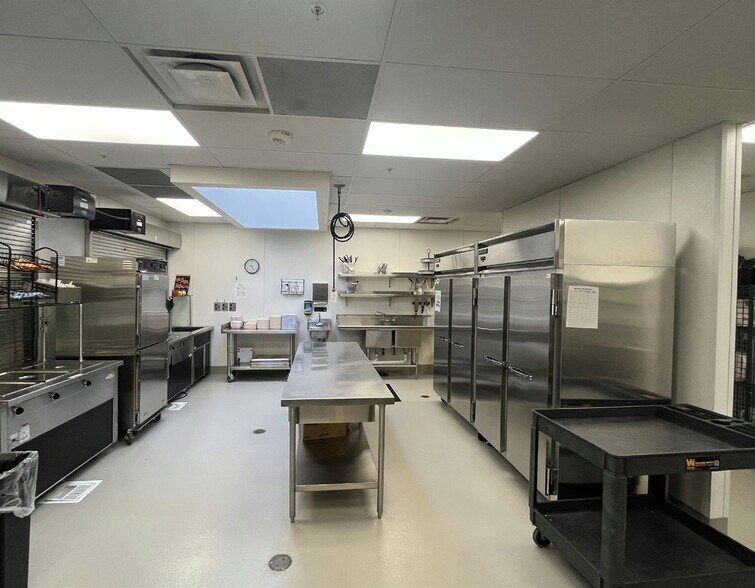 More Photos Of 7460 Westgate Dr, Windsor Office For Sale