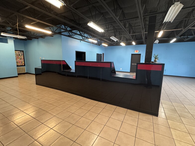 More Photos Of 604 N Bell Blvd, Cedar Park Freestanding For Lease