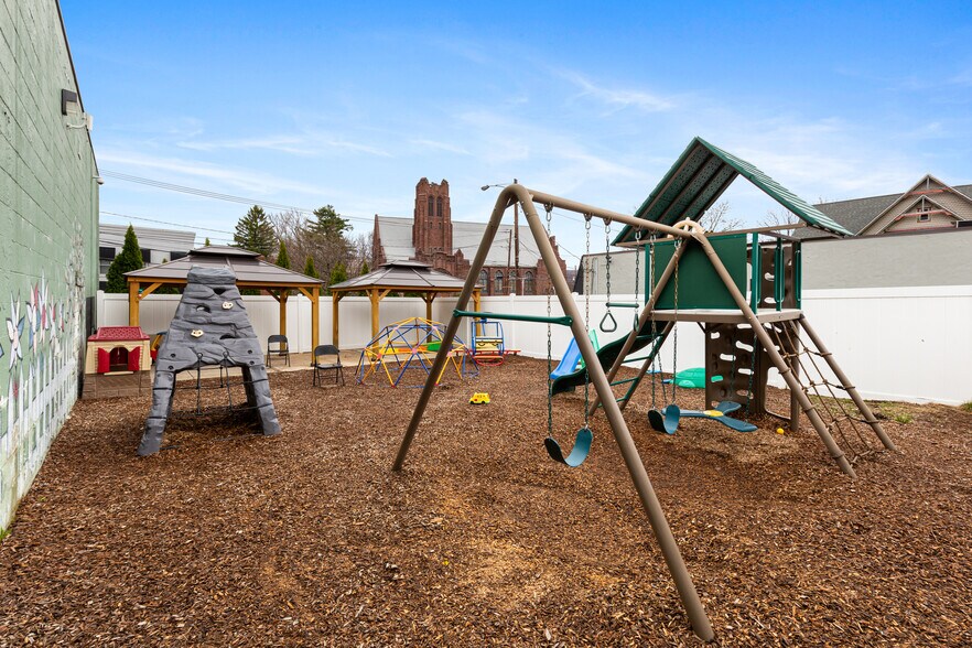 More Photos Of 1003 Wyoming Ave, Forty Fort Medical For Sale