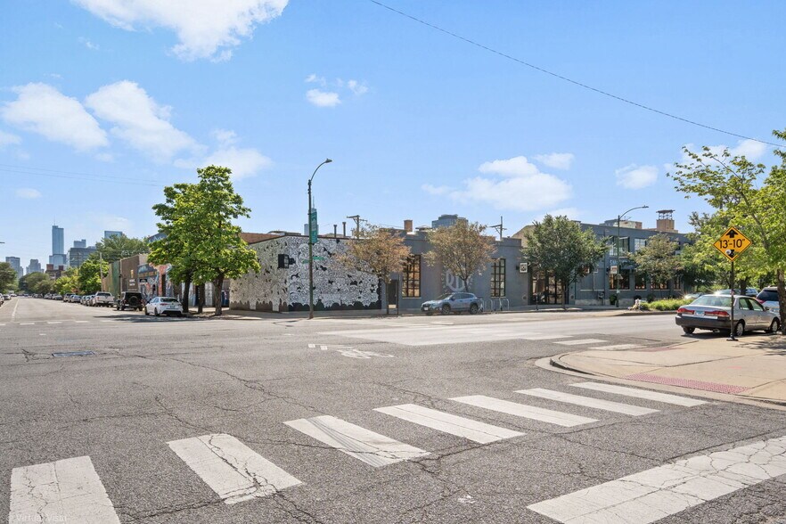 Primary Photo Of 417 N Ashland Ave, Chicago Warehouse For Sale