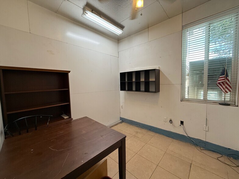 More Photos Of 7304 Canby Ave, Reseda Apartments For Sale