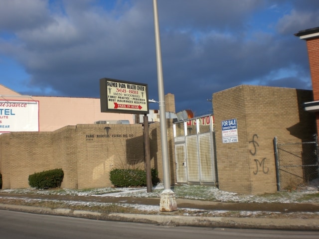 More Photos Of 18830 Woodward Ave, Detroit General Retail For Lease