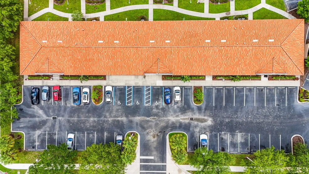 More Photos Of 3911 Golf Park Loop, Bradenton Office For Lease