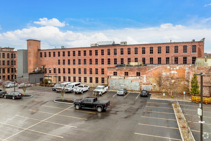 More Photos Of 108 Grove St, Worcester Office For Lease