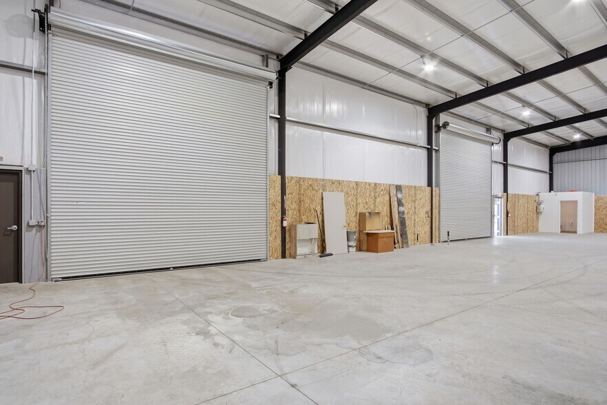 More Photos Of 8217 Lander Ave, Hilmar Flex For Lease