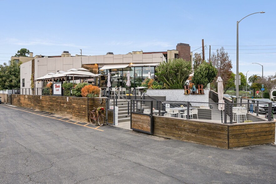 More Photos Of 335 Nieto Ave, Long Beach Restaurant For Sale