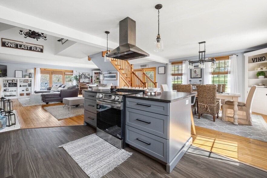 More Photos Of 193 Route 9 W, Wilmington Specialty For Sale