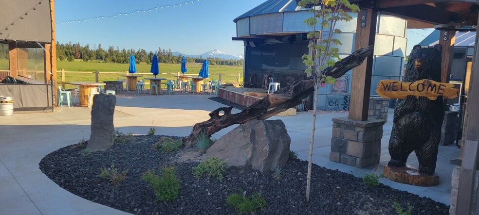 More Photos Of 51375 The Dalles-California Hwy, La Pine Sports And Entertainment For Sale