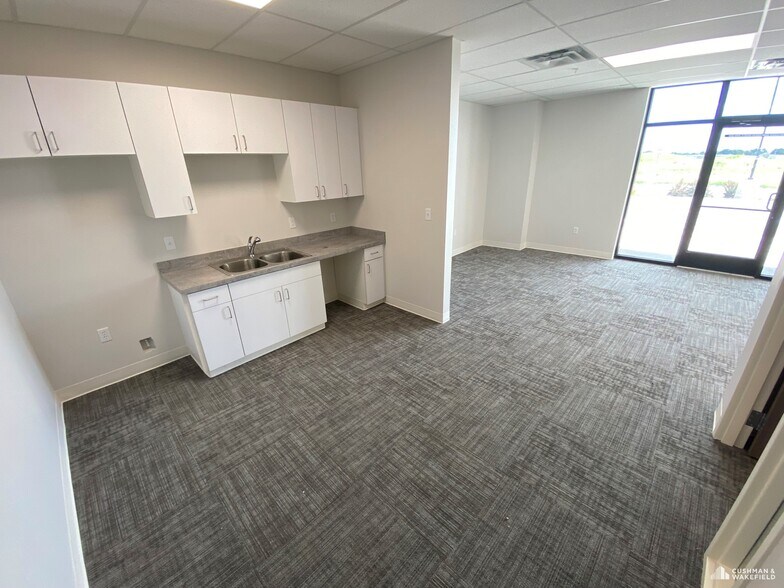 More Photos Of 2246 Zurich Dr, Fort Collins Warehouse For Lease