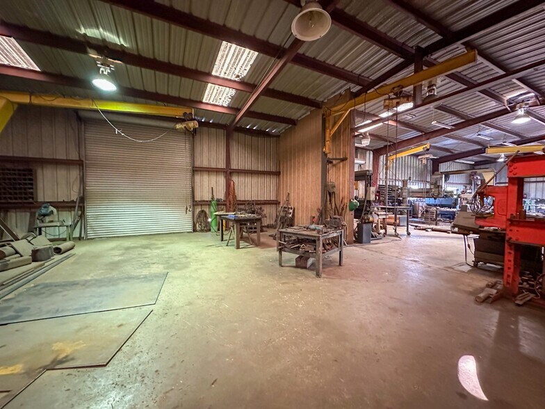 More Photos Of 4133 Loop 343, Rusk Manufacturing For Sale