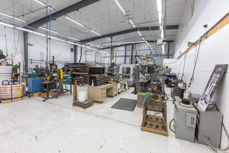 More Photos Of 497 Stevensville Airport Rd, Stevensville Warehouse For Sale