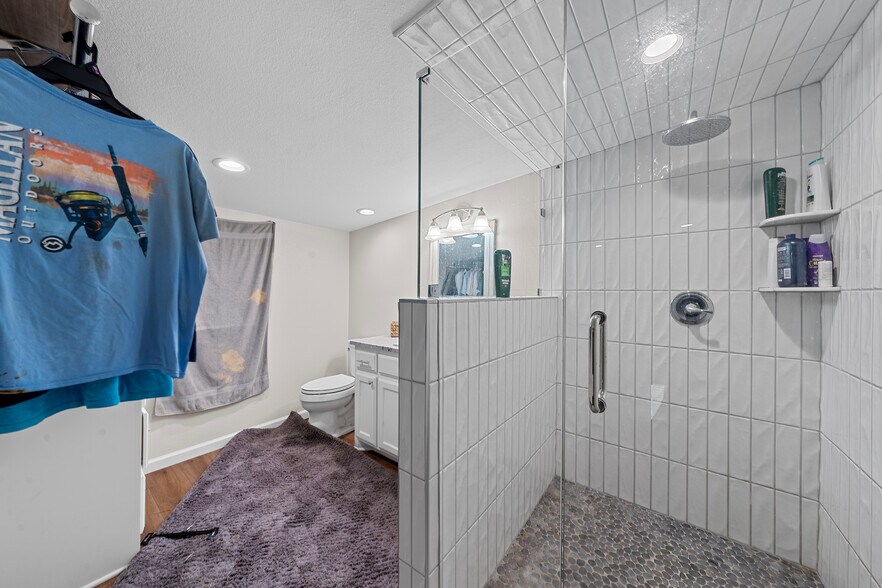 More Photos Of 330 Elco Ln, China Spring Warehouse For Sale